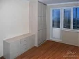 Корпусный шкаф-купе с тумбой под телевизор Корпусный шкаф-купе с тумбой под телевизор