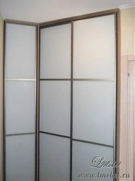 Угловой шкаф с матовым стеклом «Цигун»