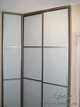 Угловой шкаф с матовым стеклом «Цигун»
