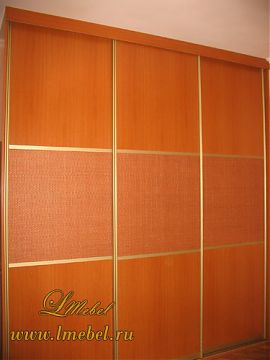 Встроенный шкаф с ротангом Встроенный шкаф с ротангом