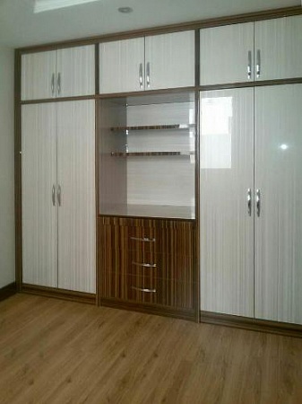 Шкаф с глянцевыми фасадами Kastamonu Шкаф с глянцевыми фасадами Kastamonu