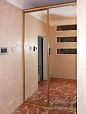 Встроенный зеркальный шкаф-купе в коридоре