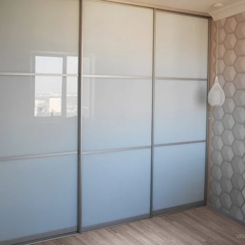 Раздвижные двери-купе с белым стеклом для гардеробной