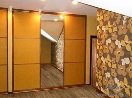 Встроенный шкаф-купе «Таити» с раттаном Встроенный шкаф-купе «Таити» с раттаном