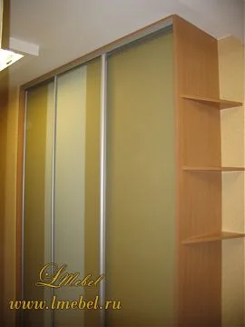 Корпусный шкаф-купе с матовым стеклом и цветной пленкой Корпусный шкаф-купе с матовым стеклом и цветной пленкой